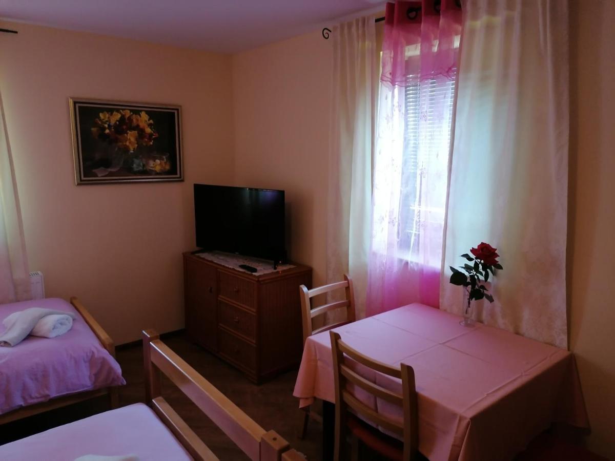 House Izvor 3* Jezerce